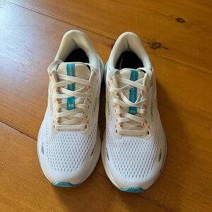 Brooks Adrenaline GTS 23, 7 Medium,  White